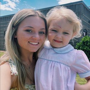 Meet your Posher, Layla